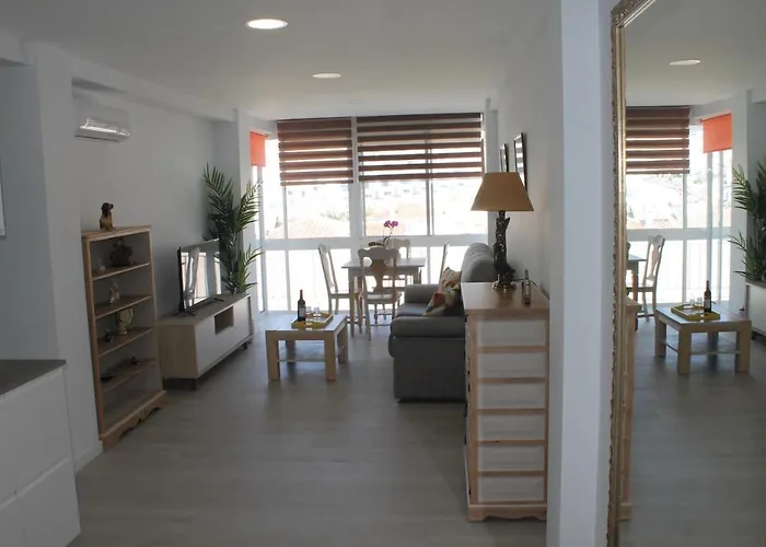 Luminoso Y Reformado Apartamento En Nerja